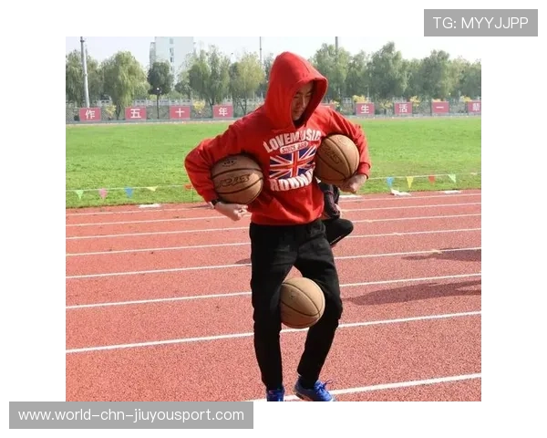 乐福扮新角色焕余晖，从球场到荧幕，展现多面人生新篇章