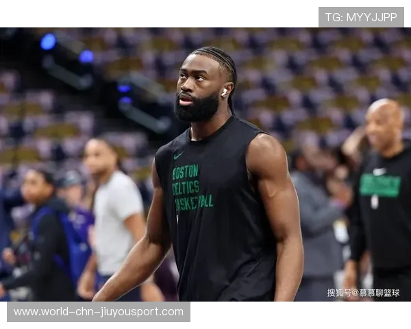 布朗用人掀风暴：球迷怒怼教练不放哈特的决定！